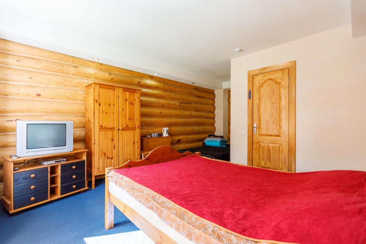 Viesu Nams “Dimantu Ferma” Hotel Ikskile Exterior photo